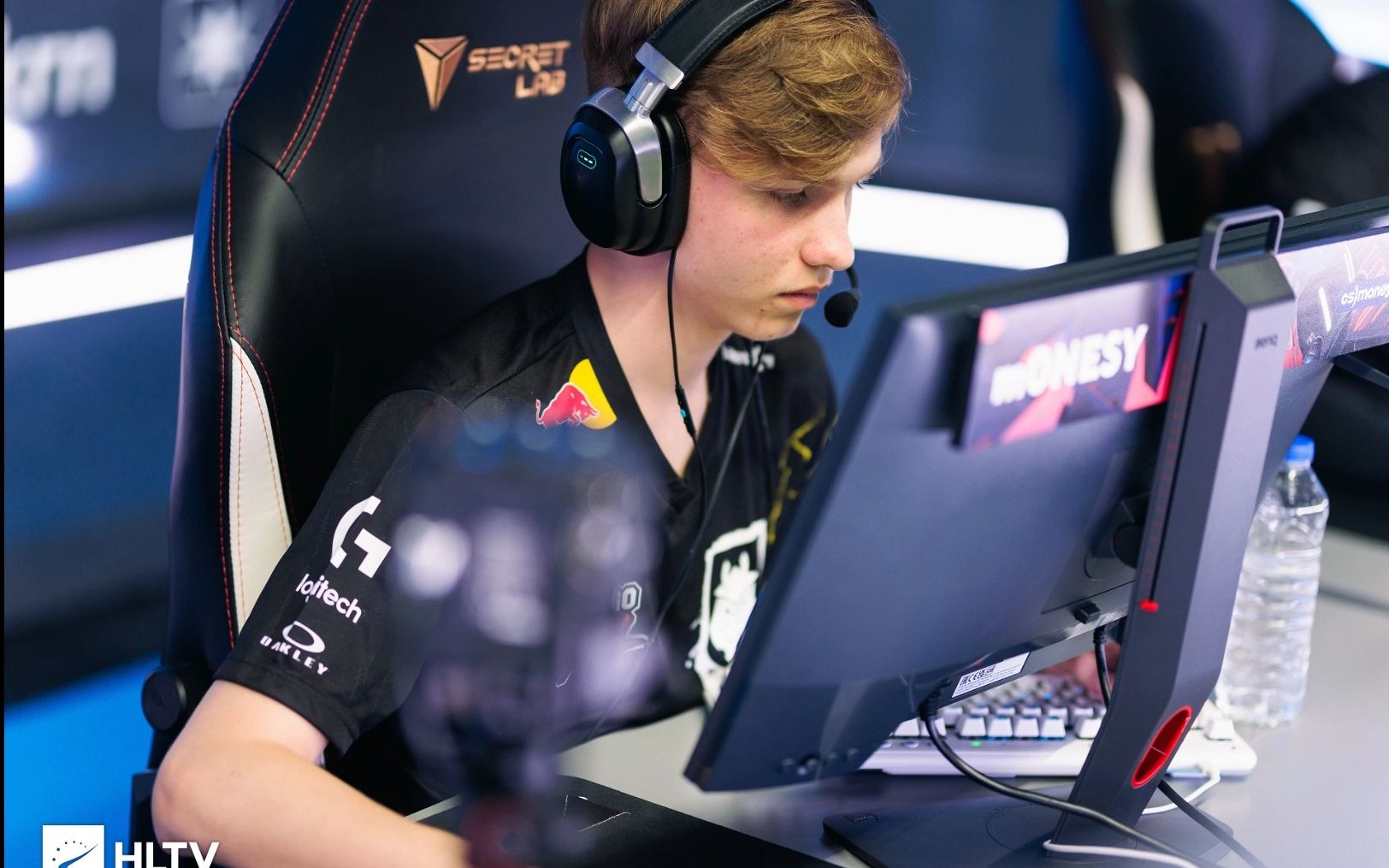 拉亚仿佛从 拉亚仿佛从