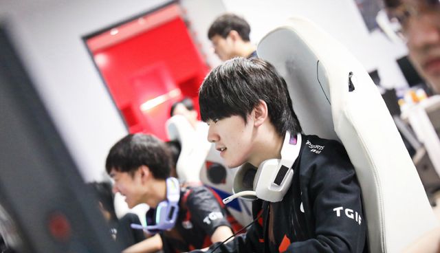 在接受采访 在接受采访