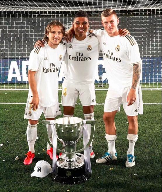 保留一名背 保留一名背